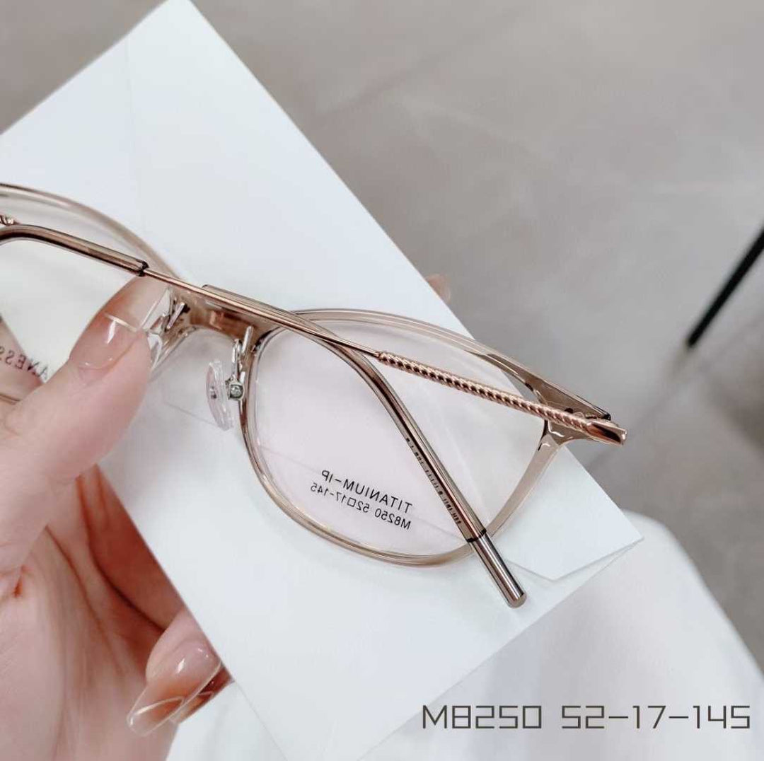 Anessa M8250 Cat-Eye Lightweight Titanium Glasses - Timeless Elegance